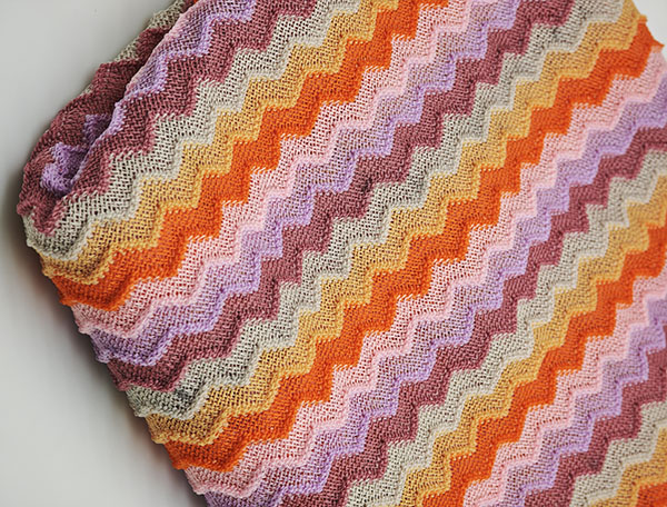 涤氨色织经编布